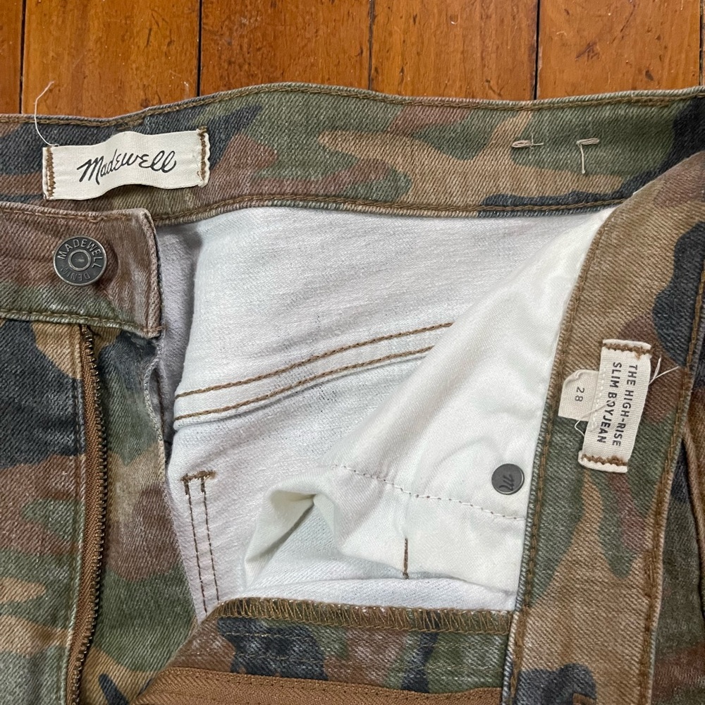 High rise slim boyjean camo cropped